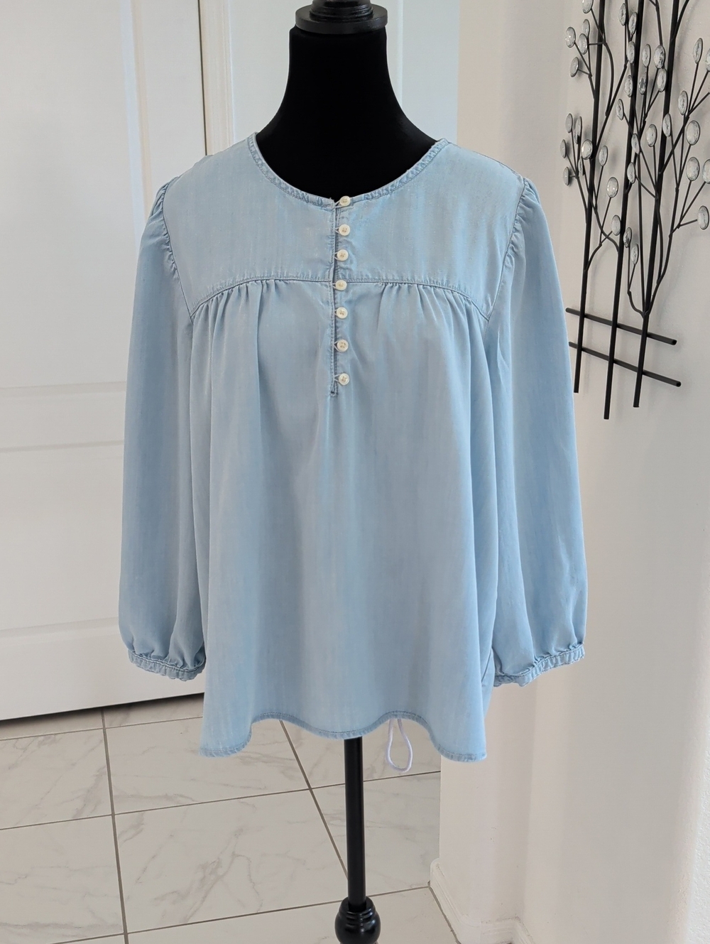 Levi's Chambray Denim Light Blue Wash Top Blouse 1 X Boho Peasant Lightweight